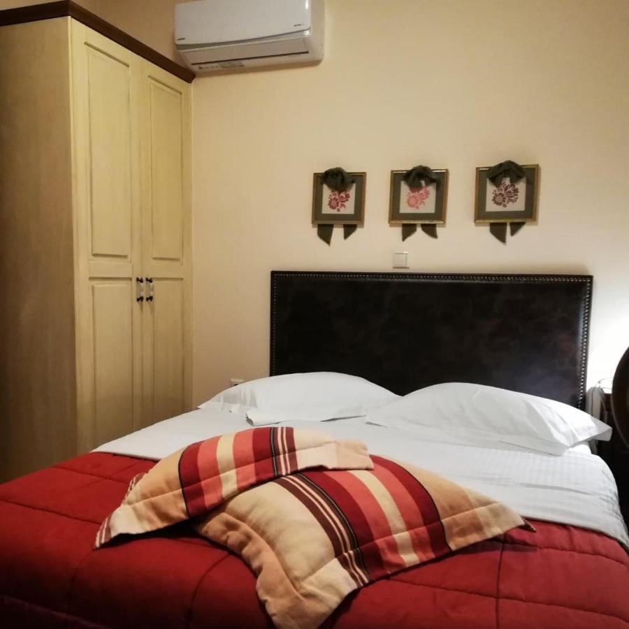 Valentini Guesthouse Karpenísion Екстериор снимка
