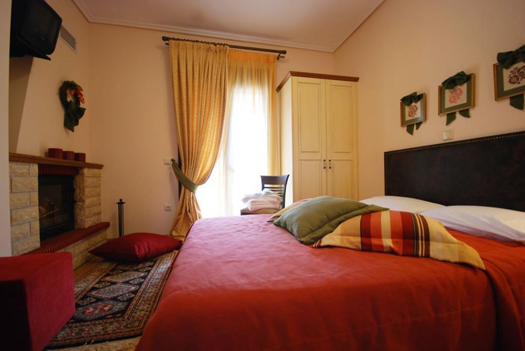 Valentini Guesthouse Karpenísion Стая снимка