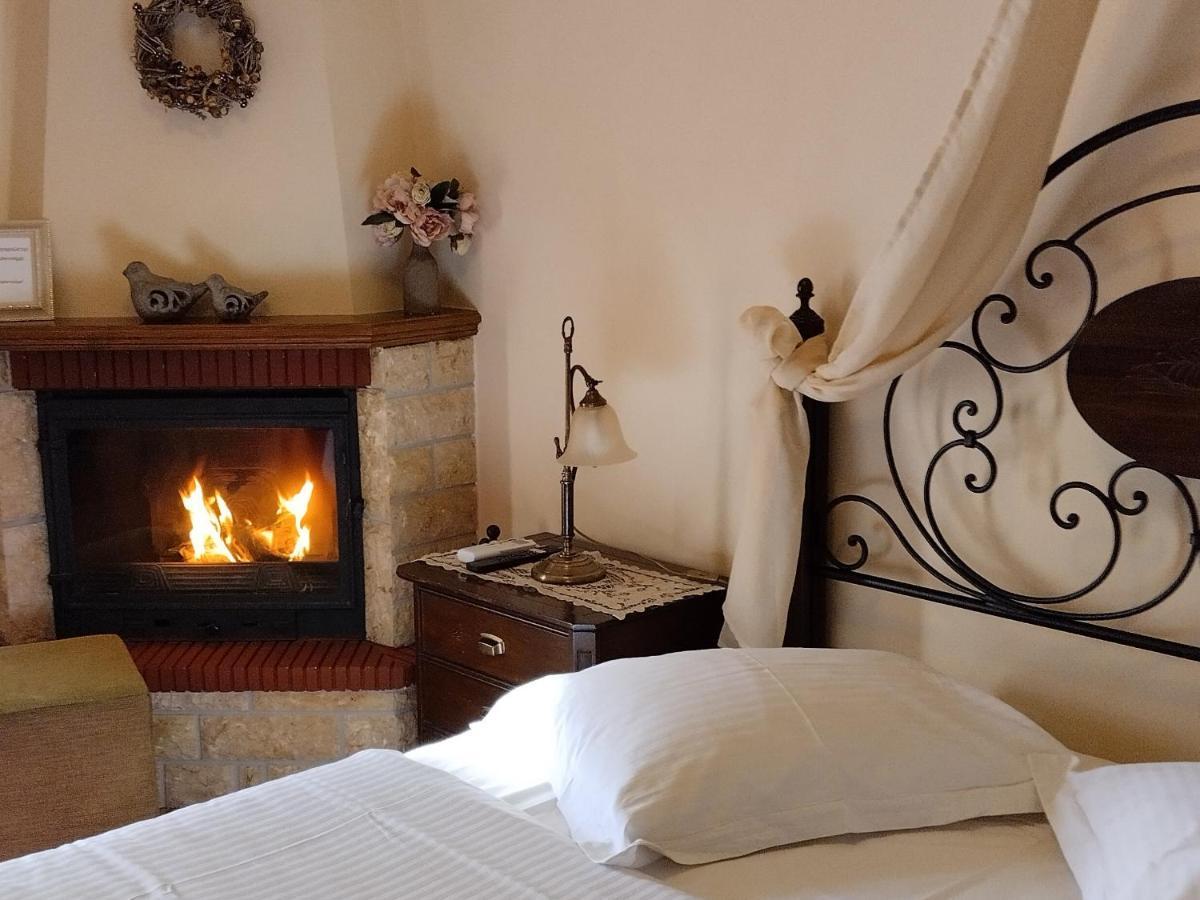 Valentini Guesthouse Karpenísion Екстериор снимка