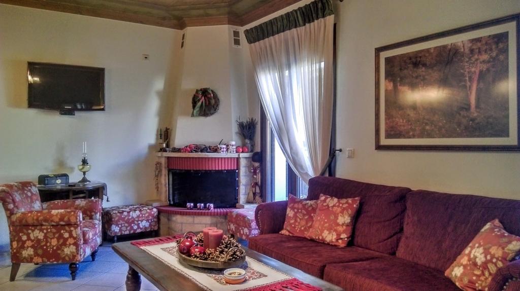 Valentini Guesthouse Karpenísion Екстериор снимка