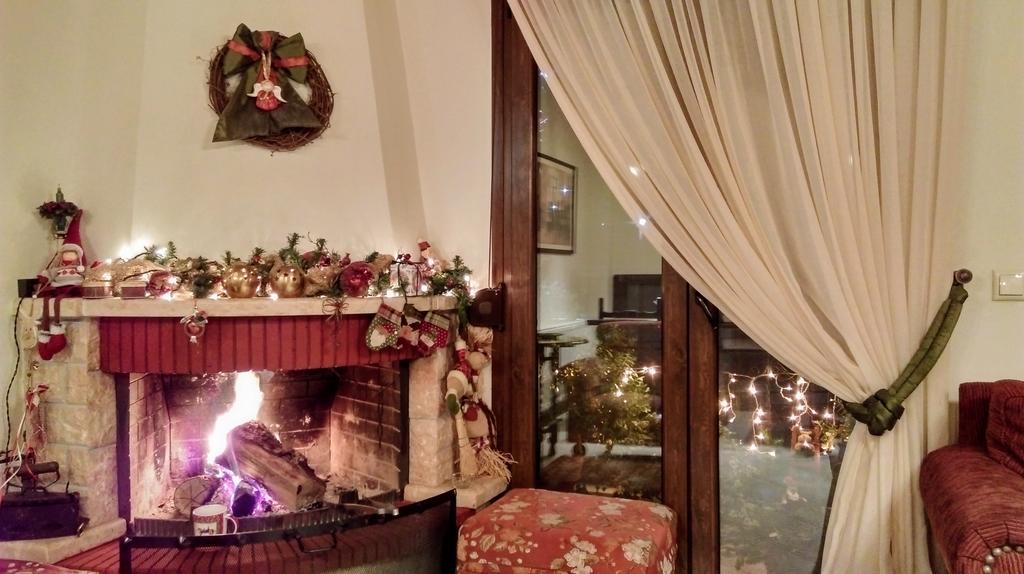Valentini Guesthouse Karpenísion Екстериор снимка